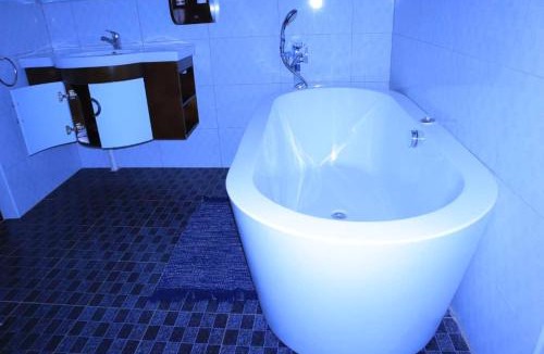 Francistown Bed & Breakfast | EE Maison Bed and Breakfast