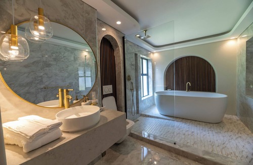 Harare East House | Elegant 5-Bedroom Guest House