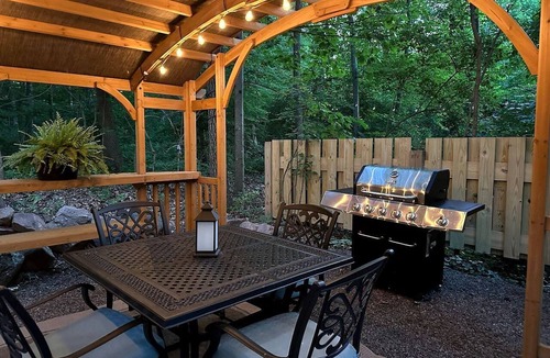 Denver House | Elegant, Vintage Conestoga Covered Wagon Getaway in Denver, Pennsylvania