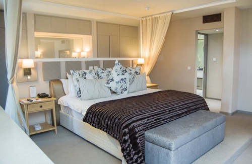 Victoria Falls Hotel | Elephant Hills Resort