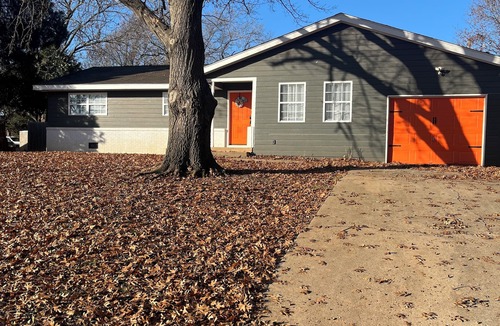 Stillwater House | Enjoy game days or a fun weekend in this charming 3 bedroom house in Stillwater!