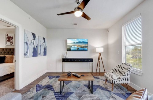 King William Apartment | Enjoy Staycation l Downtown Apartment l Riverwalk