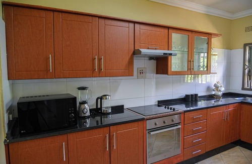 Lusaka Apartment | Enjoyable 3-bedroom apartment with back up power, DSTV, Wi-fi in vibrant Lusaka