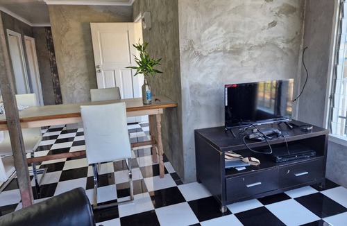 Port Moresby Apartment | Entire 2 bedroom Apartment in Port Moresby 10 minutes drive to the nature park