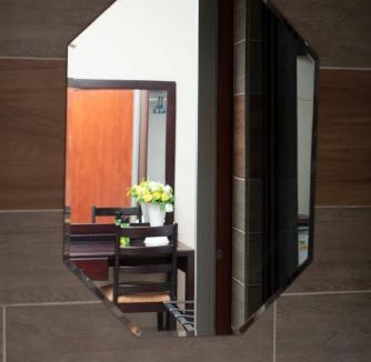 Kwekwe Apartment | Executive comfort with premium workspace - 2334