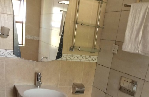 Lusaka Central Apartment | Executive fully furnished apartment close to amenities