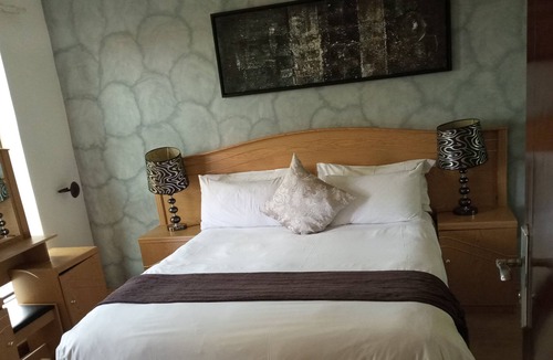Lusaka Central Apartment | Executive fully furnished apartment close to amenities