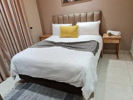 Bulawayo Apartment | Exquisite guesthouse in Hillside with pool - 2040