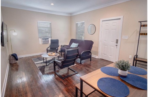 Near East Side Apartment | Fabulous Newly Renovated 2Br1Ba Near Downtown