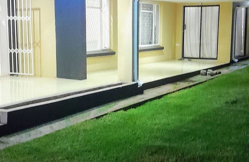 Harare House | Family friendly environment with a big garden and barbeque area