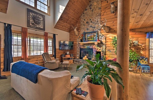 Gresham Cabin | Family-Friendly Gresham Getaway w/Game Room!