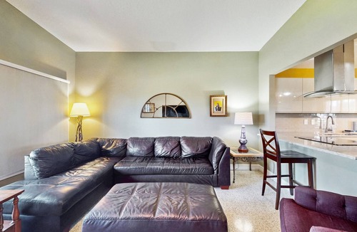 Venetian Way House | Family-Friendly Riverfront Retreat — Private Pool, Sunroom, Dock + Outdoor Patio ☀️