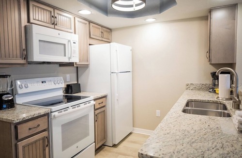 Port Canaveral Condo | ★Family Friendly Beach Resort with Water Park - Spacious - Sleeps 8