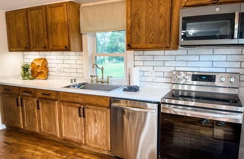 Luray House | Family Friendly w/Mountain Views, Hot Tub, Fire Pit, 4 mins to Luray Caverns