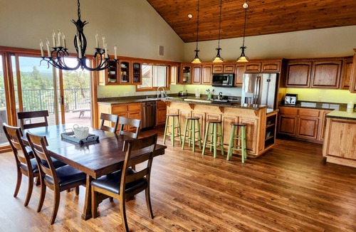 Redmond House | Family fun in Eagle Crest 6 Bedrooms, sleeps 15. Hot tub, forever views, privacy
