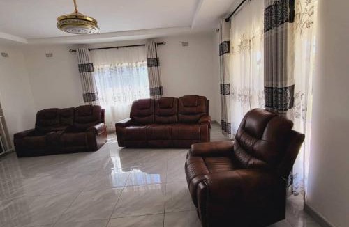 Bulawayo House | Familyfriendlyhome4u