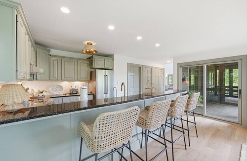 Townsend Cabin | Fox Hollow | Views, Hot Tub, Game Room, Play Area!