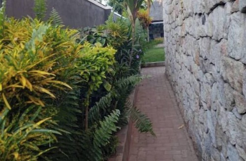Victoria Falls House | Fully furnished three-bedroomed haven moments from breath-taking Victoria Falls