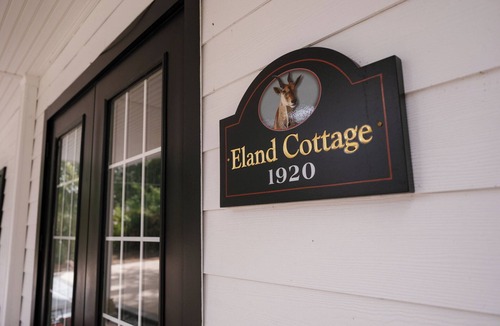 Ormond Beach Cottage | FULLY SELF-CONTAINED COUNTRY COTTAGE
