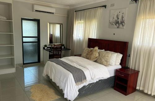 Kwekwe Apartment | Gaison Home garden view - 2323