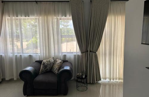 Kwekwe Apartment | Gaison Home garden view - 2323
