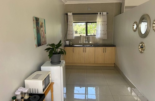 Kwekwe Apartment | Gaison Home garden view - 2323