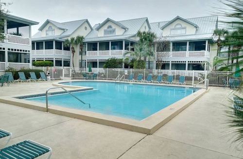 Miramar Beach Cottage | Gated community, Overlooking Tennis Courts, Close to Pool and beach