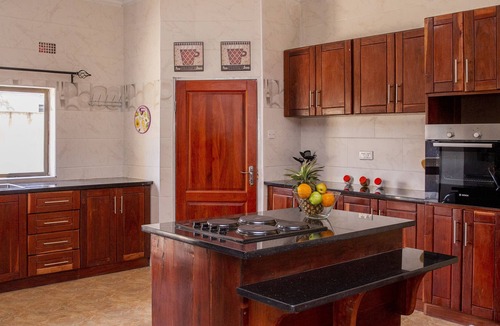 Lusaka Central Apartment | Glitterstone | WiFi | Pool | Balcony| Mass Media