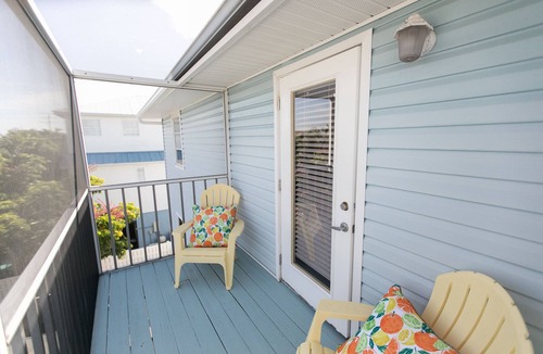 Holmes Beach House | Golf cart+4BR/3B 2100sq Renovated, Large Pool and deck