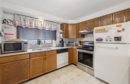 North Creek House | Gore Mtn Getaway | Covered Heated Pool + Foosball + Billiards | Chatiemac