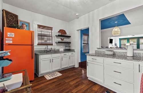 Denver Heights Cottage | Gorgeous Artistic Fully Fenced Home Near Downtown
