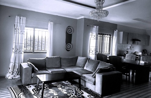 Chiawa Conservancy House | Grand Escape w/Private Pool and Free Wi-Fi — Sleeps Large Groups