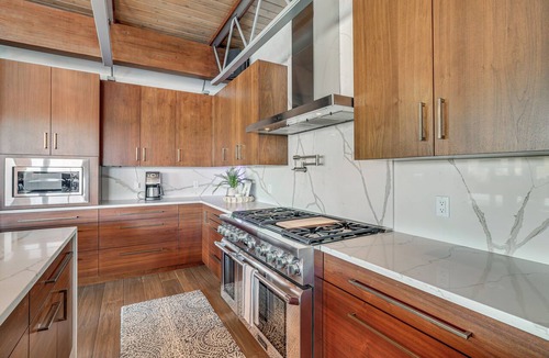 Grand Haven Condo | Grand Haven Condo w/Channel View & Dtwn Location