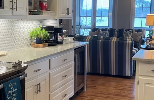 Eatonton Cottage | Great Waters gem! Spacious Waterfront Cottage! Family Friendly Getaway!