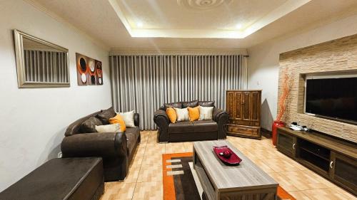 Bulawayo House | Grey Oak Holiday House