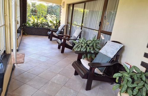 Harare House | Guesthouse with green garden and pool - 2102