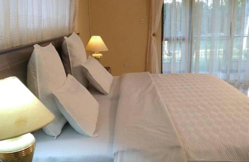 Harare House | Guesthouse with green garden and pool - 2102