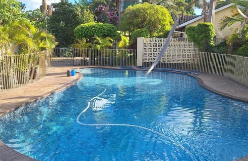 Harare Apartment | Guesthouse with green garden and pool - 2102