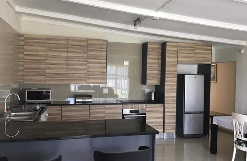 Bulawayo House | Guests on Circular Drive