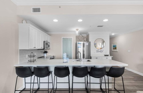 Miramar Beach Condo | ☀️Gulf Views⛱️Beach Service-100 Steps2Beach-Pool +Hot Tub-2BR Beach Resort 406☀️