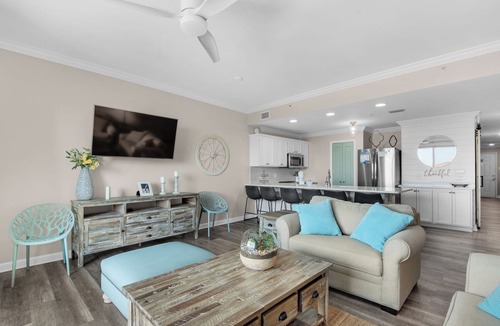 Miramar Beach Condo | ☀️Gulf Views⛱️Beach Service-100 Steps2Beach-Pool +Hot Tub-2BR Beach Resort 406☀️