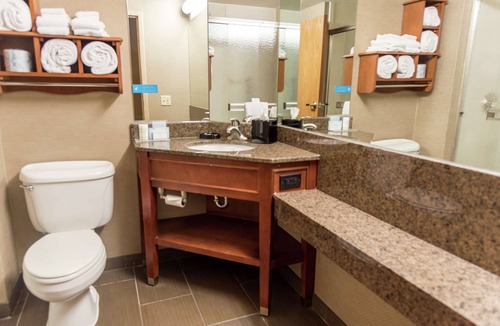 Norton Shores Hotel | Hampton Inn Muskegon