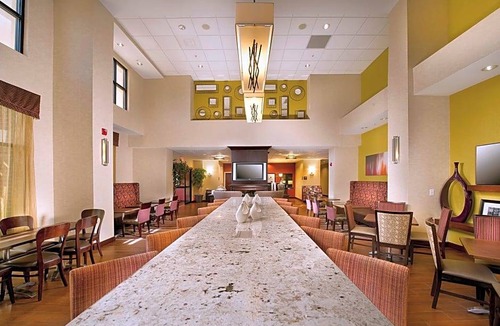 North San Antonio - SAT Hotel | Hampton Inn & Suites San Antonio Airport