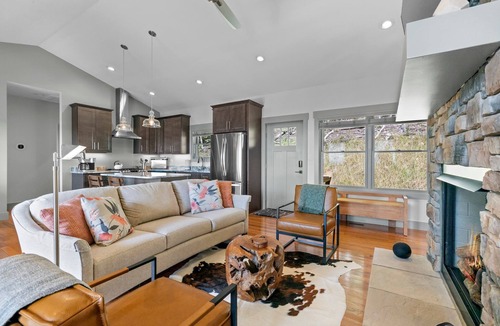 Wolf Laurel House | Hatley Pointe and Wolf Laurel Resorts - Dine, Hike, Swim, Ski, Air Conditioning
