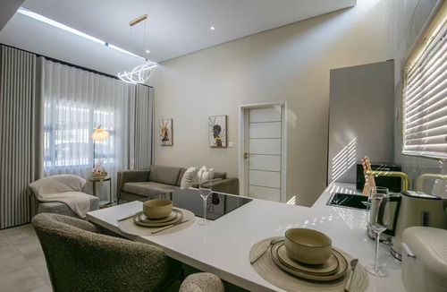 Gaborone Apartment | Haus Nkeke | Pool | 55" TV Netflix | 5 Min Mall