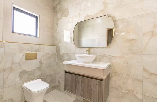 Gaborone Apartment | Haus Nkeke | Pool | 55" TV Netflix | 5 Min Mall