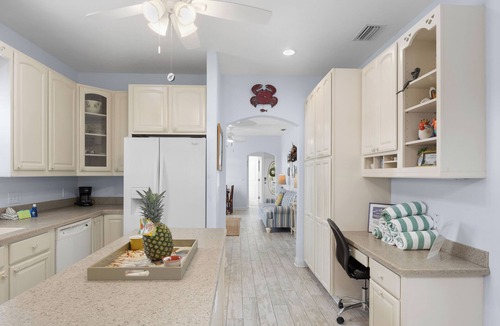 Anna Maria House | Havana Cay- Adorable 3 bedroom cottage style- Pool/spa and only 4 houses from be