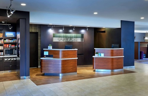 Eden Prairie Hotel | Have a Relaxing Stay! Two Units, Indoor Pool, Pets are Welcome with Fee