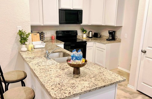 North San Antonio - SAT Apartment | [HB101] Family Friendly & Clean 3BR near JBSA Randolph AFB