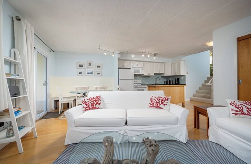 The Pines Condo | Heart of Downtown Rehoboth Walk to Ocean Boardwalk
